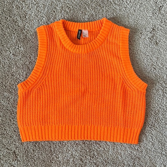 Divided Tops Hm Divided Cropped Sweater Vest Size Large Nwot Poshmark